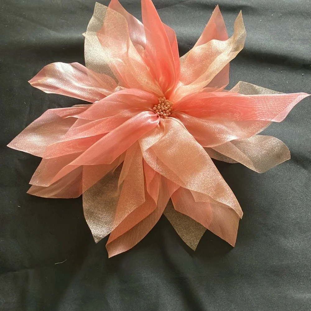 Elegant White Hat With Pink Floral Accent